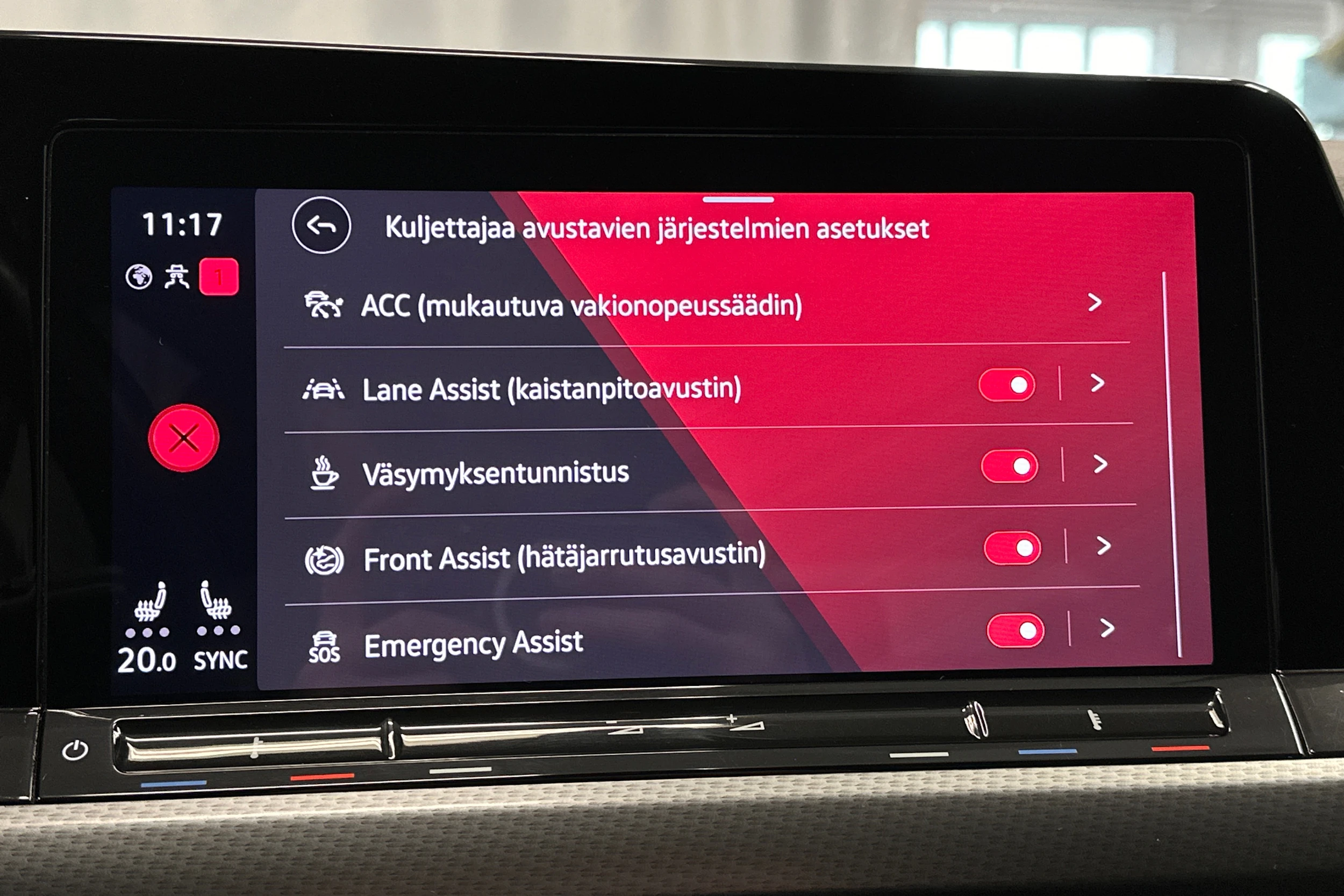 harmaa Volkswagen Golf 2023 kuva 24.