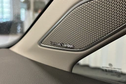 harmaa Volkswagen Golf 2023 kuva 30.