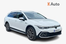 valkoinen Volkswagen Golf 2023 kuva 1.