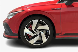 punainen Volkswagen Golf 2023 kuva 9.
