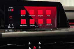 punainen Volkswagen Golf 2023 kuva 17.