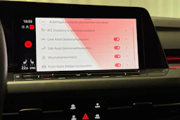 punainen Volkswagen Golf 2023 kuva 20.