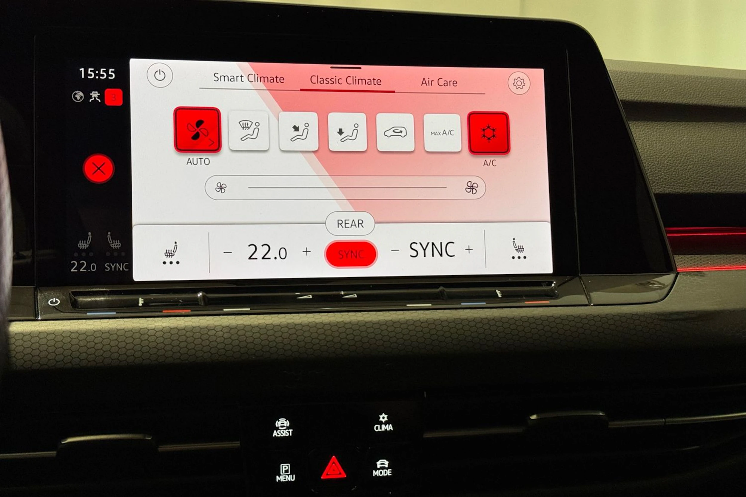 punainen Volkswagen Golf 2023 kuva 22.