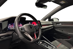 musta Volkswagen Golf 2023 kuva 7.