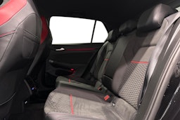 musta Volkswagen Golf 2023 kuva 10.