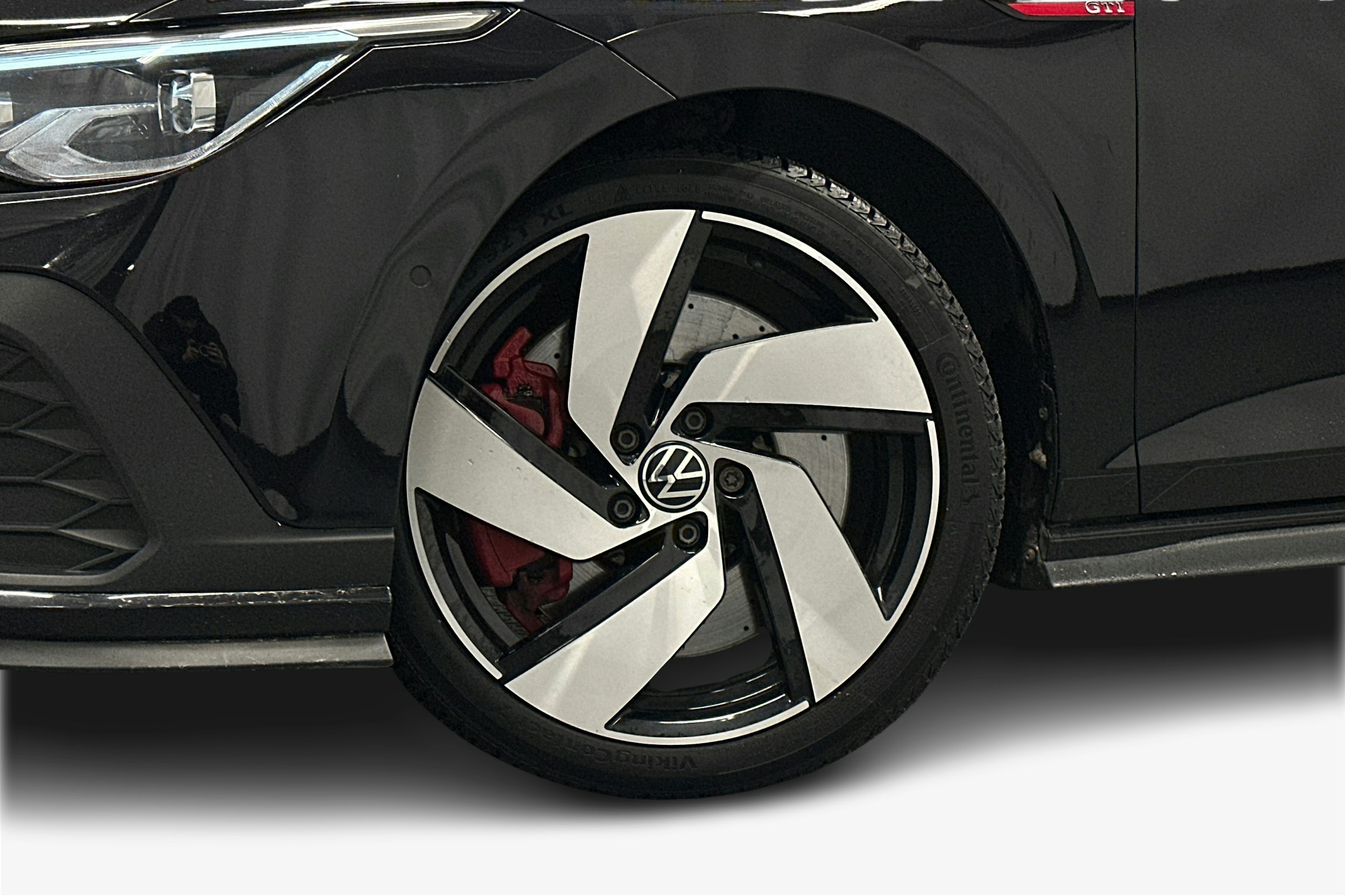 musta Volkswagen Golf 2023 kuva 11.