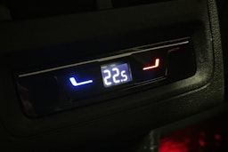 musta Volkswagen Golf 2023 kuva 15.