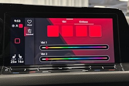 musta Volkswagen Golf 2023 kuva 22.