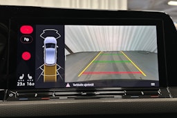 musta Volkswagen Golf 2023 kuva 25.