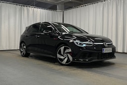 musta Volkswagen Golf 2023 kuva 29.