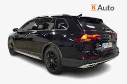 Musta Volkswagen GOLF 2023 kuva 2.