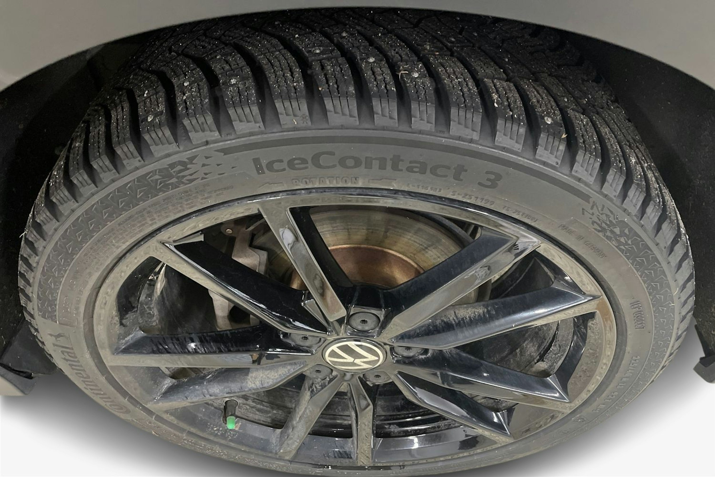 Musta Volkswagen GOLF 2023 kuva 11.