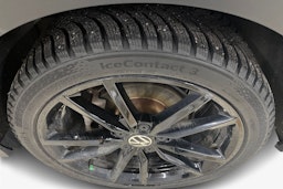 Musta Volkswagen GOLF 2023 kuva 11.