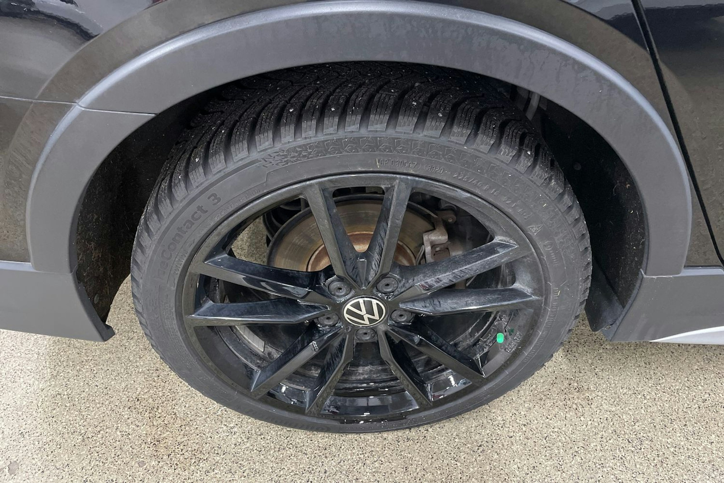 Musta Volkswagen GOLF 2023 kuva 13.