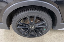 Musta Volkswagen GOLF 2023 kuva 13.