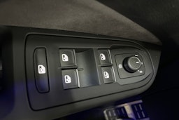 Musta Volkswagen GOLF 2023 kuva 28.