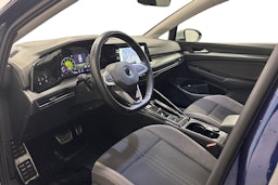 sininen Volkswagen Golf 2023 kuva 7.