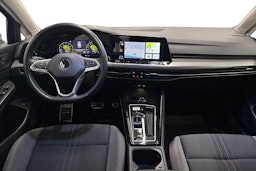 sininen Volkswagen Golf 2023 kuva 9.