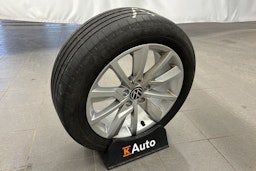 sininen Volkswagen Golf 2023 kuva 14.