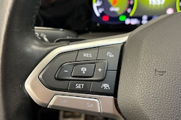 sininen Volkswagen Golf 2023 kuva 21.