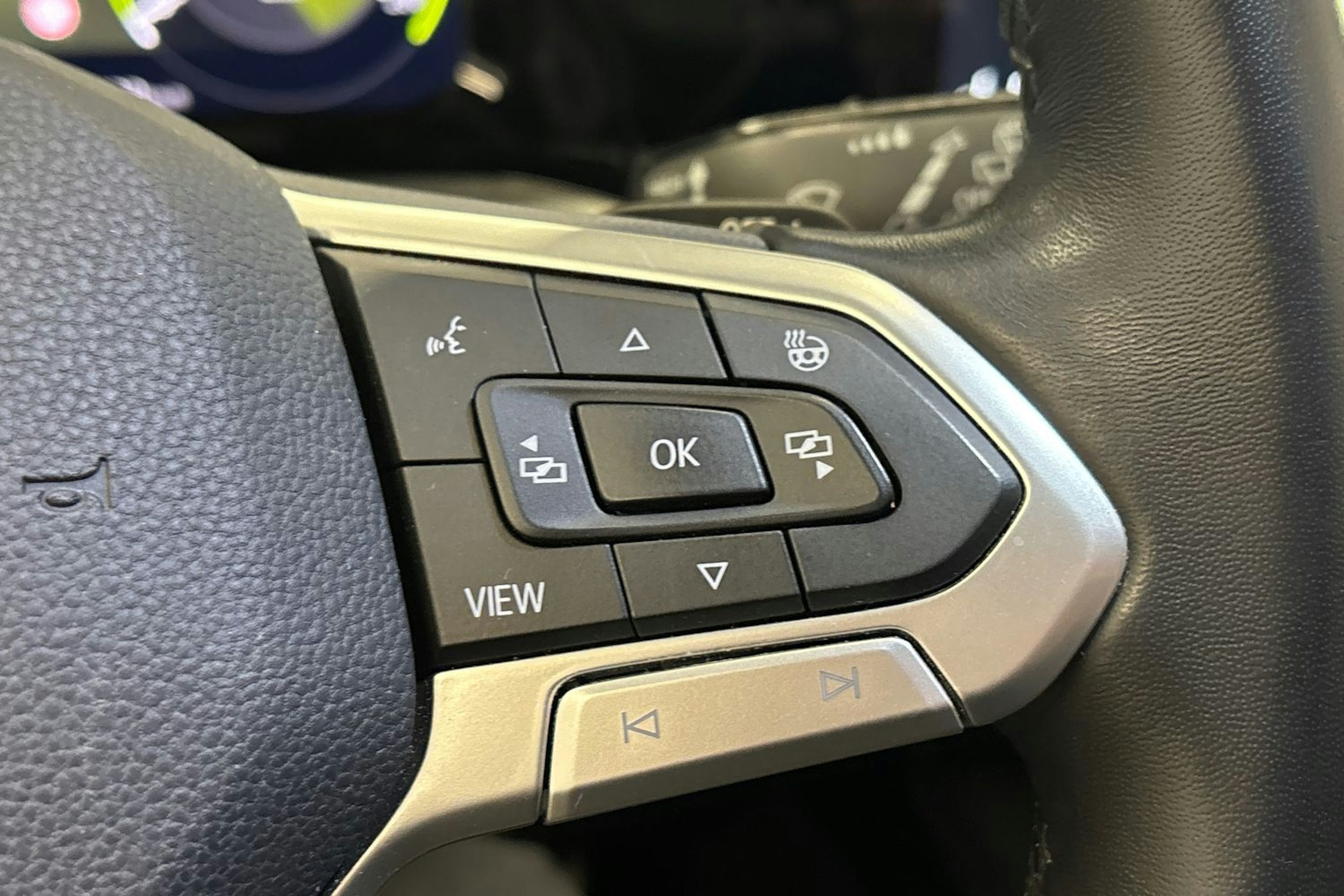 sininen Volkswagen Golf 2023 kuva 22.