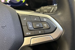 sininen Volkswagen Golf 2023 kuva 22.