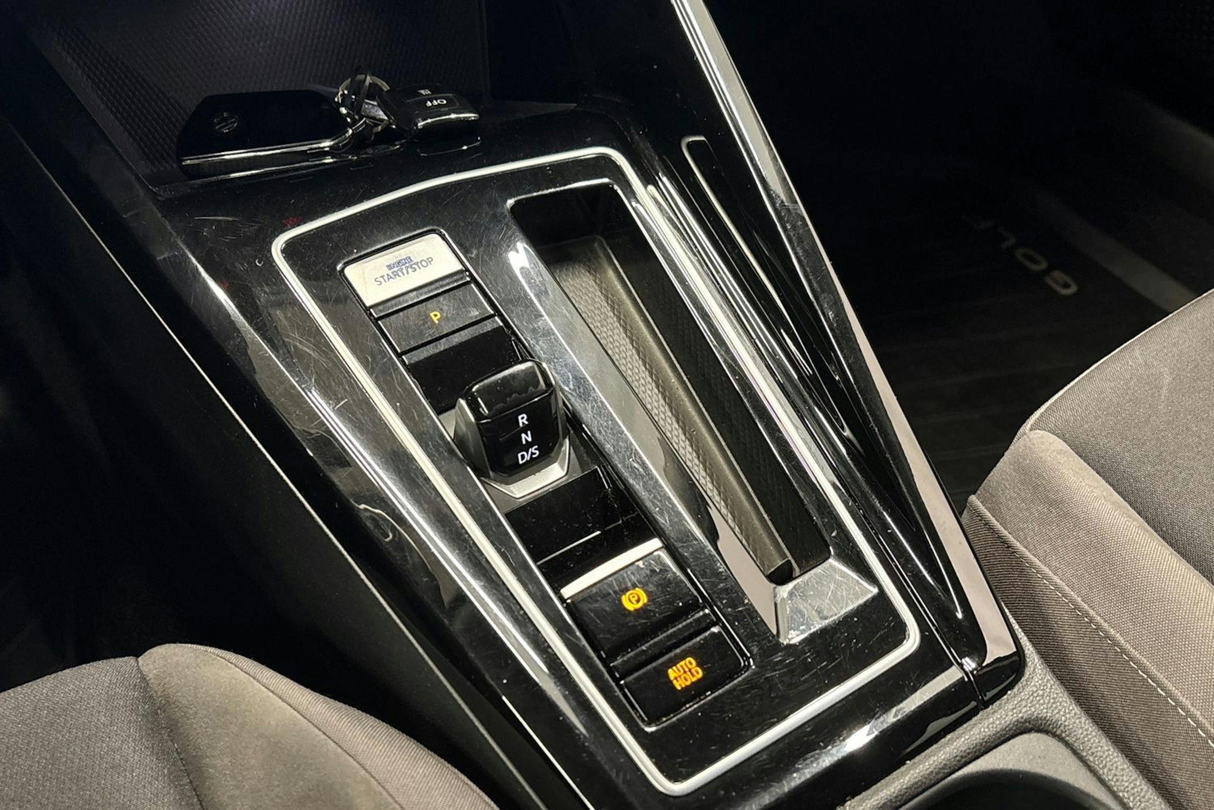 sininen Volkswagen Golf 2023 kuva 30.