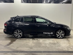 musta Volkswagen Golf 2023 kuva 4.