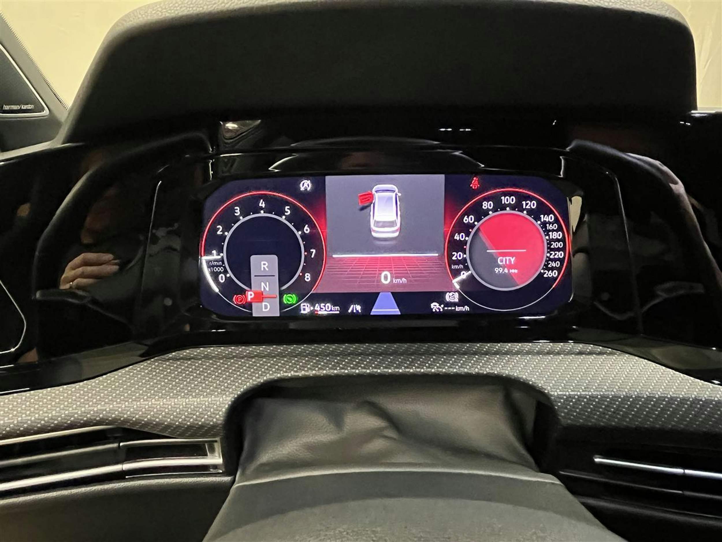 musta Volkswagen Golf 2023 kuva 10.