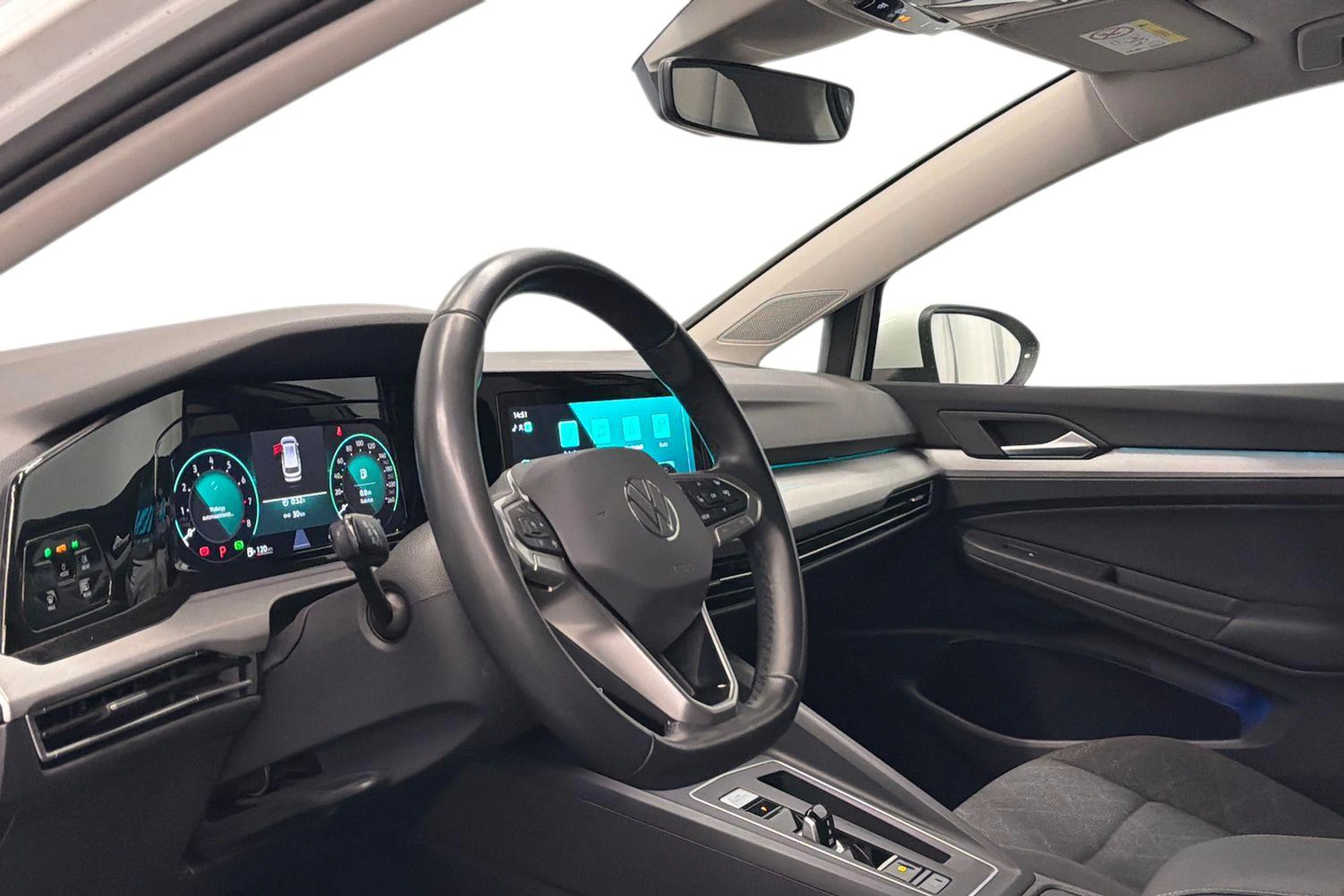 valkoinen Volkswagen Golf 2023 kuva 8.