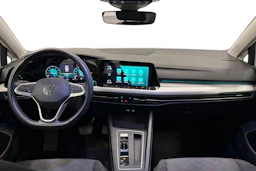 valkoinen Volkswagen Golf 2023 kuva 9.