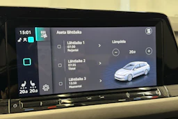valkoinen Volkswagen Golf 2023 kuva 30.