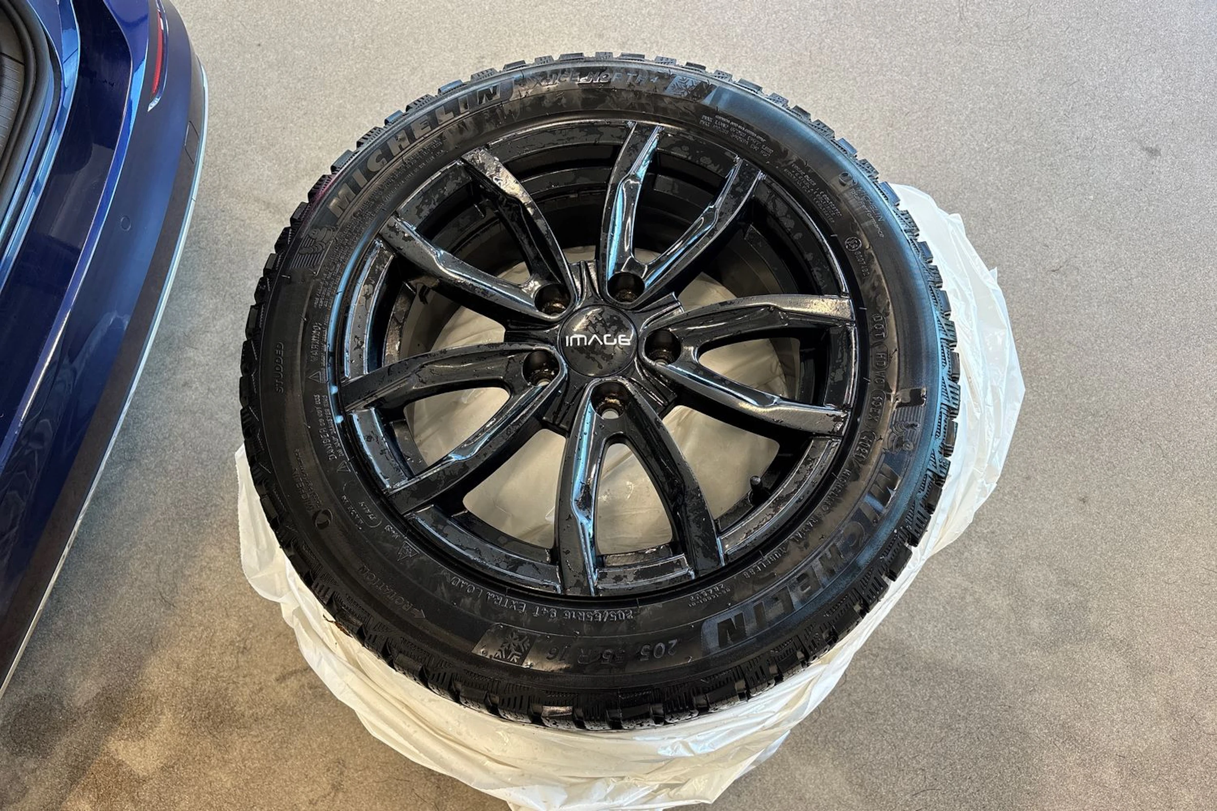 Sininen Volkswagen GOLF 2023 kuva 10.