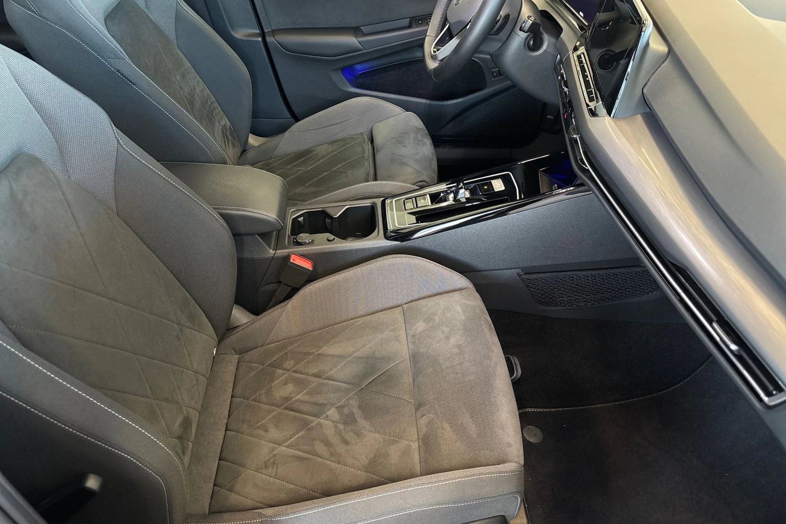 Sininen Volkswagen GOLF 2023 kuva 19.