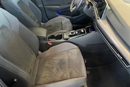 Sininen Volkswagen GOLF 2023 kuva 19.