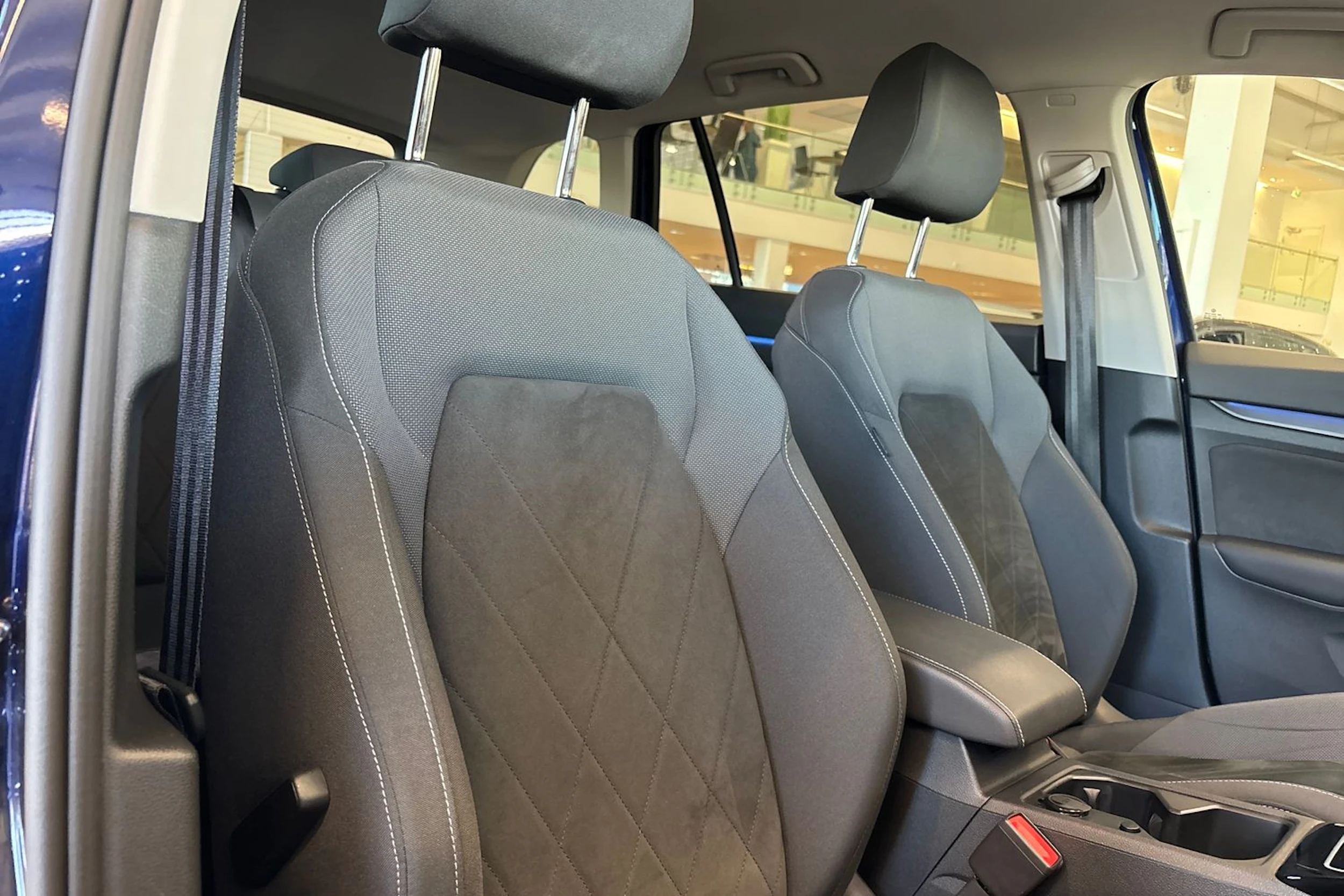 Sininen Volkswagen GOLF 2023 kuva 20.