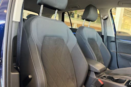 Sininen Volkswagen GOLF 2023 kuva 20.