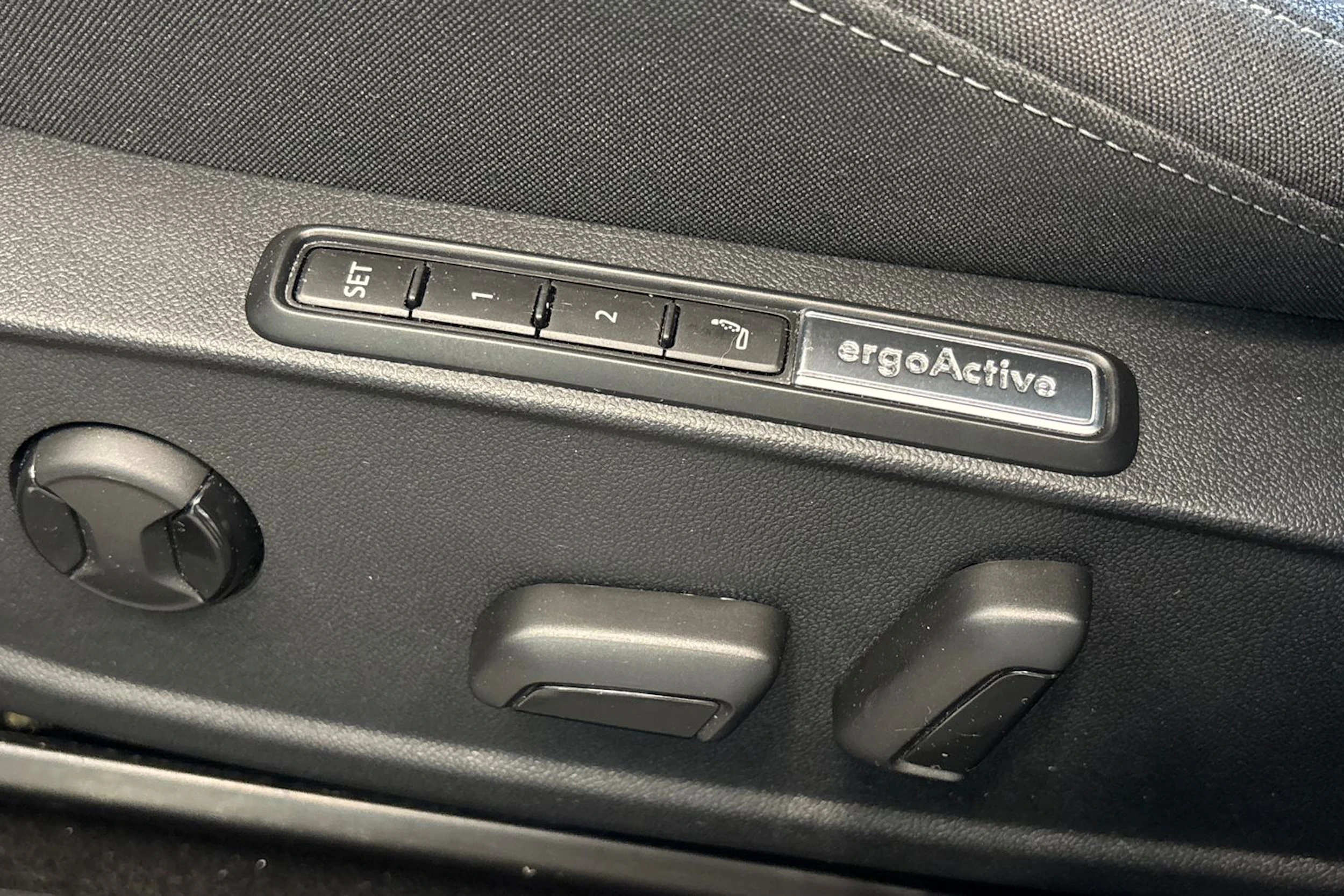 Sininen Volkswagen GOLF 2023 kuva 22.