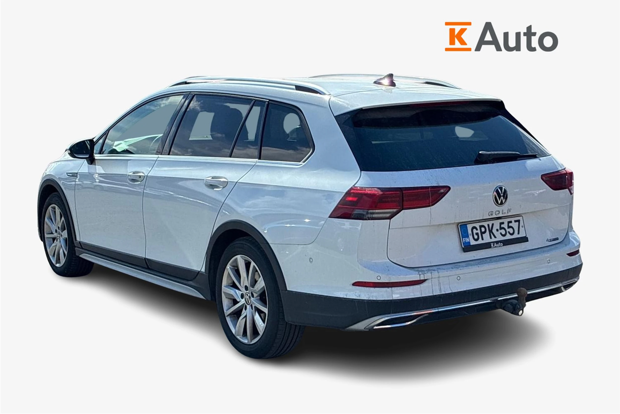 valkoinen Volkswagen Golf 2023 kuva 2.