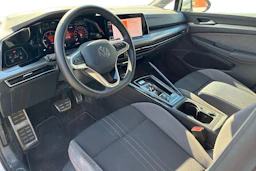 valkoinen Volkswagen Golf 2023 kuva 3.