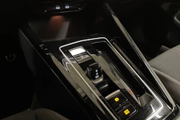 valkoinen Volkswagen Golf 2023 kuva 24.