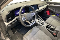 harmaa Volkswagen Golf 2023 kuva 9.