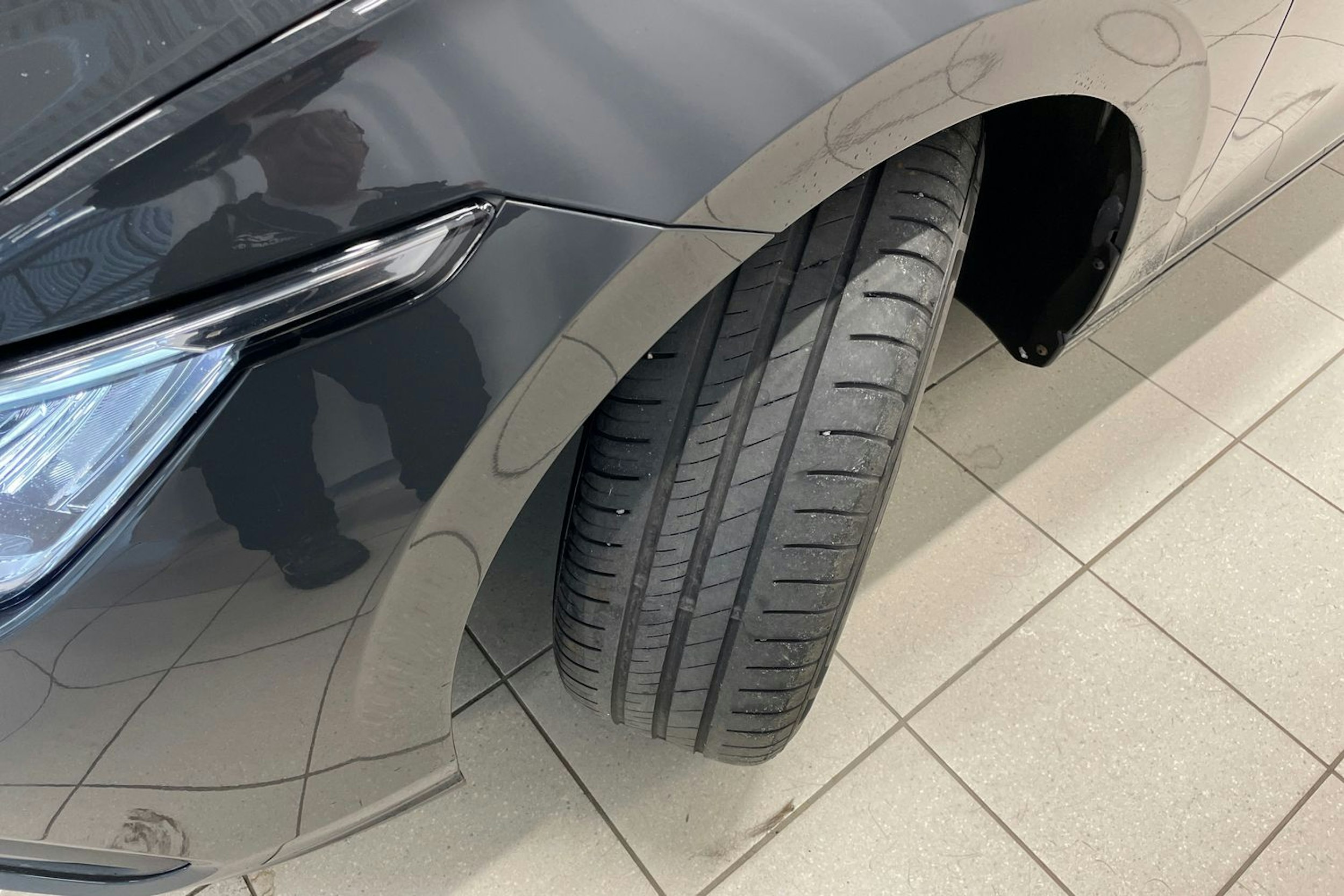 harmaa Volkswagen Golf 2023 kuva 13.
