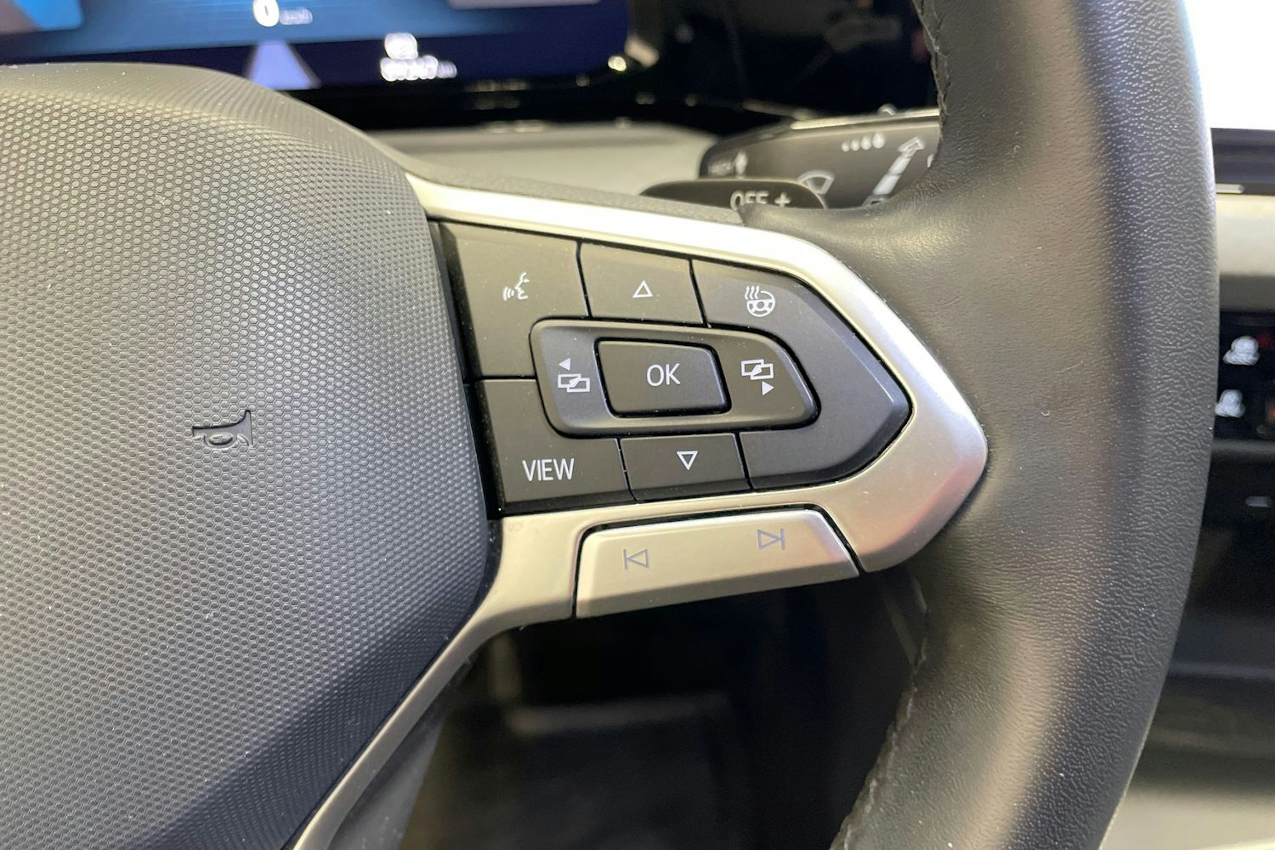 harmaa Volkswagen Golf 2023 kuva 15.