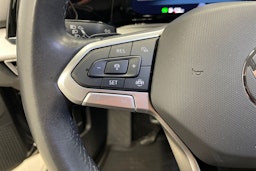 harmaa Volkswagen Golf 2023 kuva 16.
