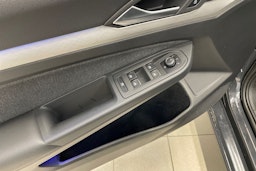 harmaa Volkswagen Golf 2023 kuva 19.
