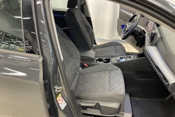 harmaa Volkswagen Golf 2023 kuva 23.