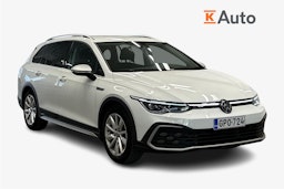 valkoinen Volkswagen Golf 2023 kuva 1.