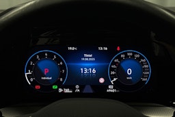 valkoinen Volkswagen Golf 2023 kuva 14.