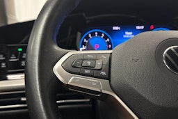valkoinen Volkswagen Golf 2023 kuva 15.